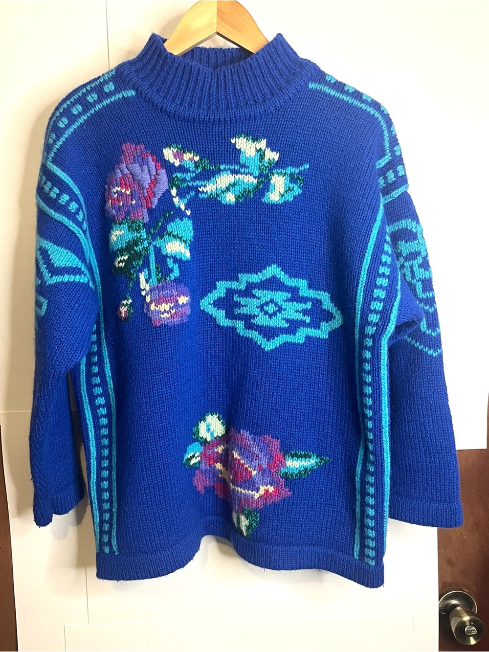 Brass Plum Nordstrom (VTG L, Fits S/M) Blue Shetland Wool Blend Sweater Floral